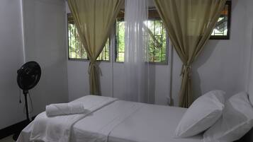 Basic Single Room, 2 Twin Beds, Kitchenette | WiFi (free)