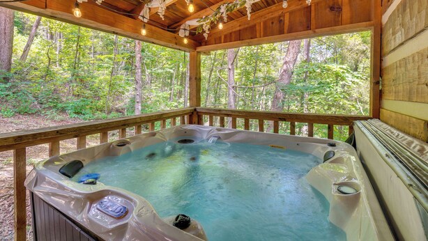 Outdoor spa tub - 7 Mi to The Island in Pigeon Forge: Relaxing Cabin (Sevierville)