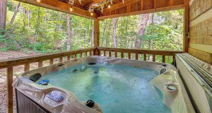 7 Mi to The Island in Pigeon Forge: Relaxing Cabin