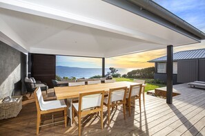 Outdoor dining - Escape @Culburra Absolute Beach Front -private access / Amazing Views / Luxury  (Culburra Beach)