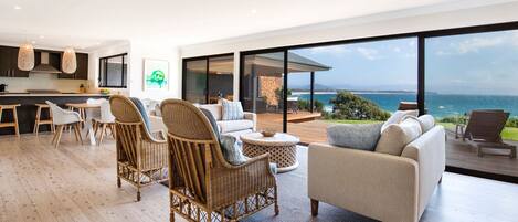 Smart TV, fireplace, Netflix, DVD player