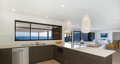 Escape @Culburra Absolute Beach Front -private access / Amazing Views / Luxury