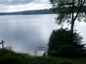 On the beach - The Yardley Kash Cottage Getaway - Haliburton (Haliburton)