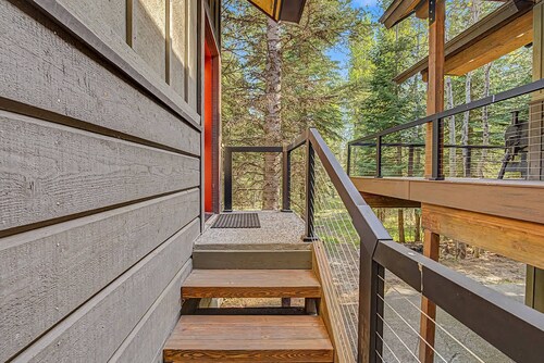 Cozy Studio • Trail Access • Walk to Payette Lake