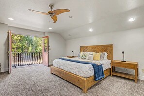 1 bedroom, desk, travel cot, WiFi