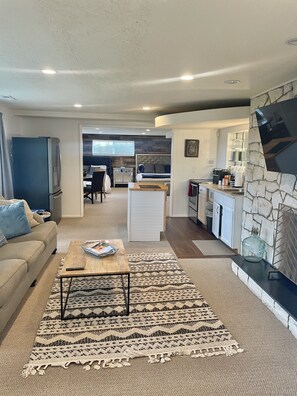 Smart TV, fireplace, DVD player, table tennis