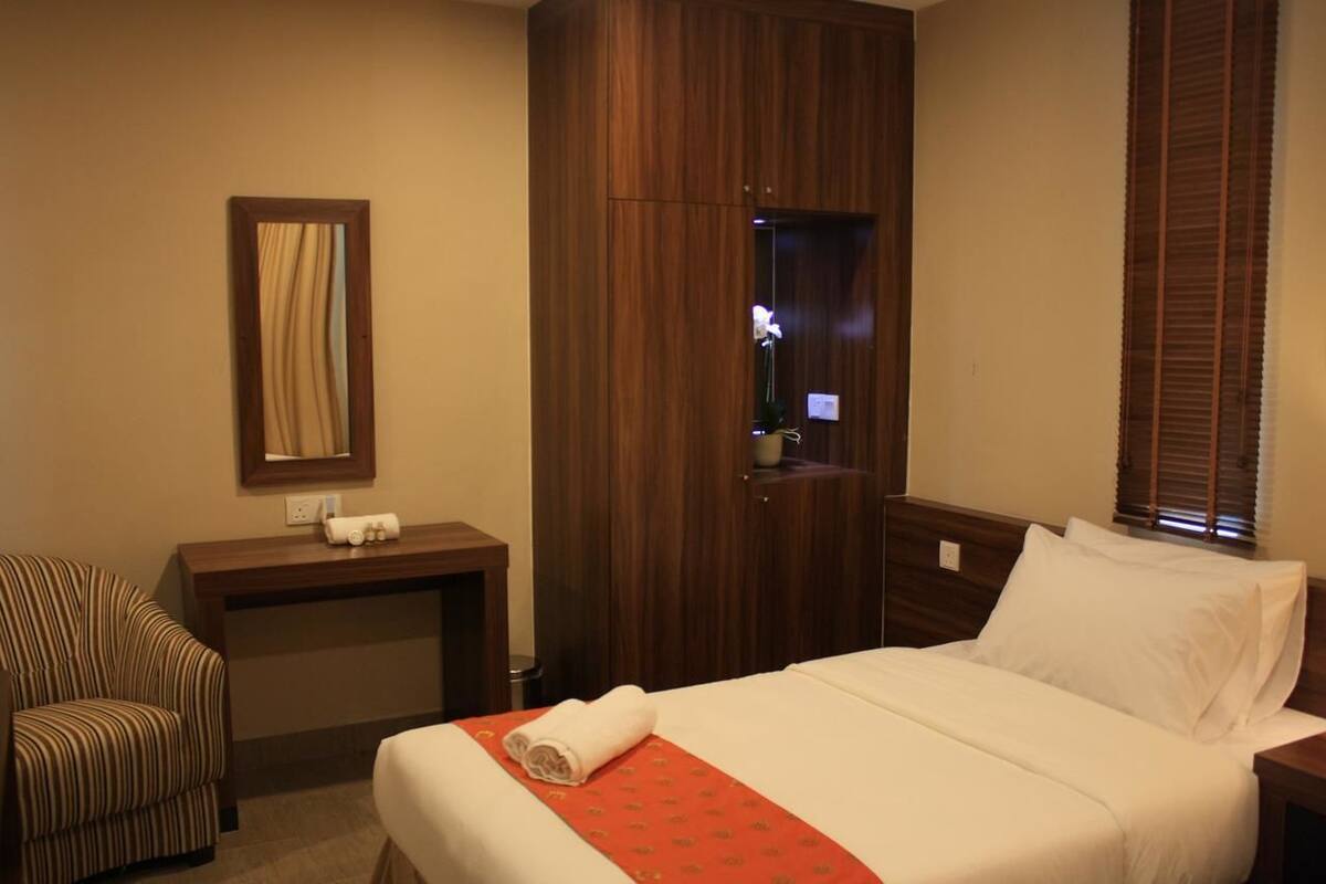 Meja, seterika/papan seterika, Wi-fi percuma 