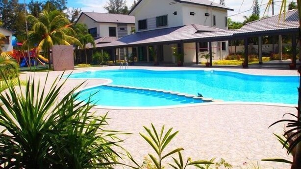 Outdoor pool - Kemaman Sands (Chukai)