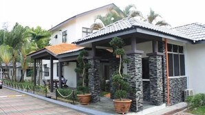 Property grounds - Kemaman Sands (Chukai)