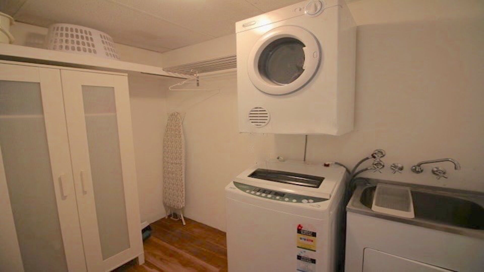 One bedroom Sub Penthouse — image 28