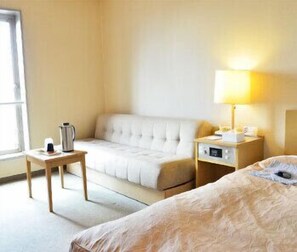 Single Room | Desk, iron/ironing board, free WiFi