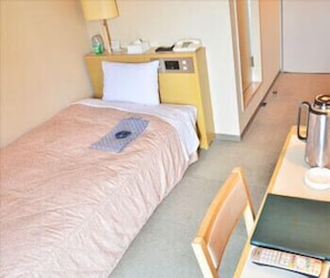 Single Room | Desk, iron/ironing board, free WiFi