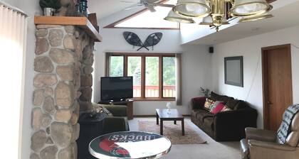 Chetek Country Home 4 bedroom/3 bathroom 4 acre property (Sleeps 15)