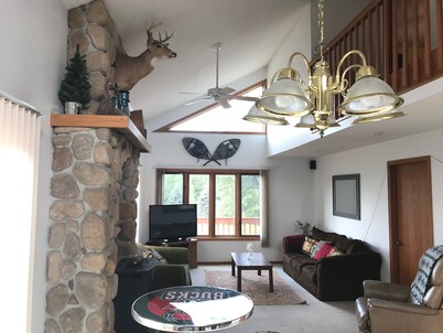 Chetek Country Home 4 bedroom/3 bathroom 4 acre property (Sleeps 15)