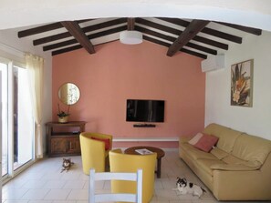 TV, fireplace - Villa- Mazet 59 - Two Bedroom Villa, Sleeps 5 (Sainte-Maxime)