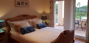 3 bedrooms, in-room safe, iron/ironing board, travel crib