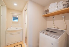 Separate tub and shower, deep soaking tub, free toiletries, hair dryer