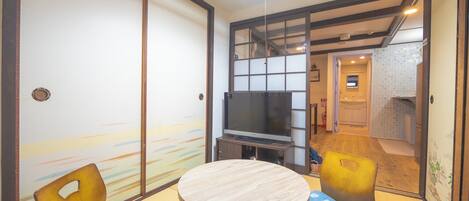 Economy resortwoning, 1 slaapkamer | Woonruimte | Flatscreentelevisie