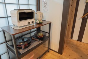Fridge, microwave, stovetop, electric kettle
