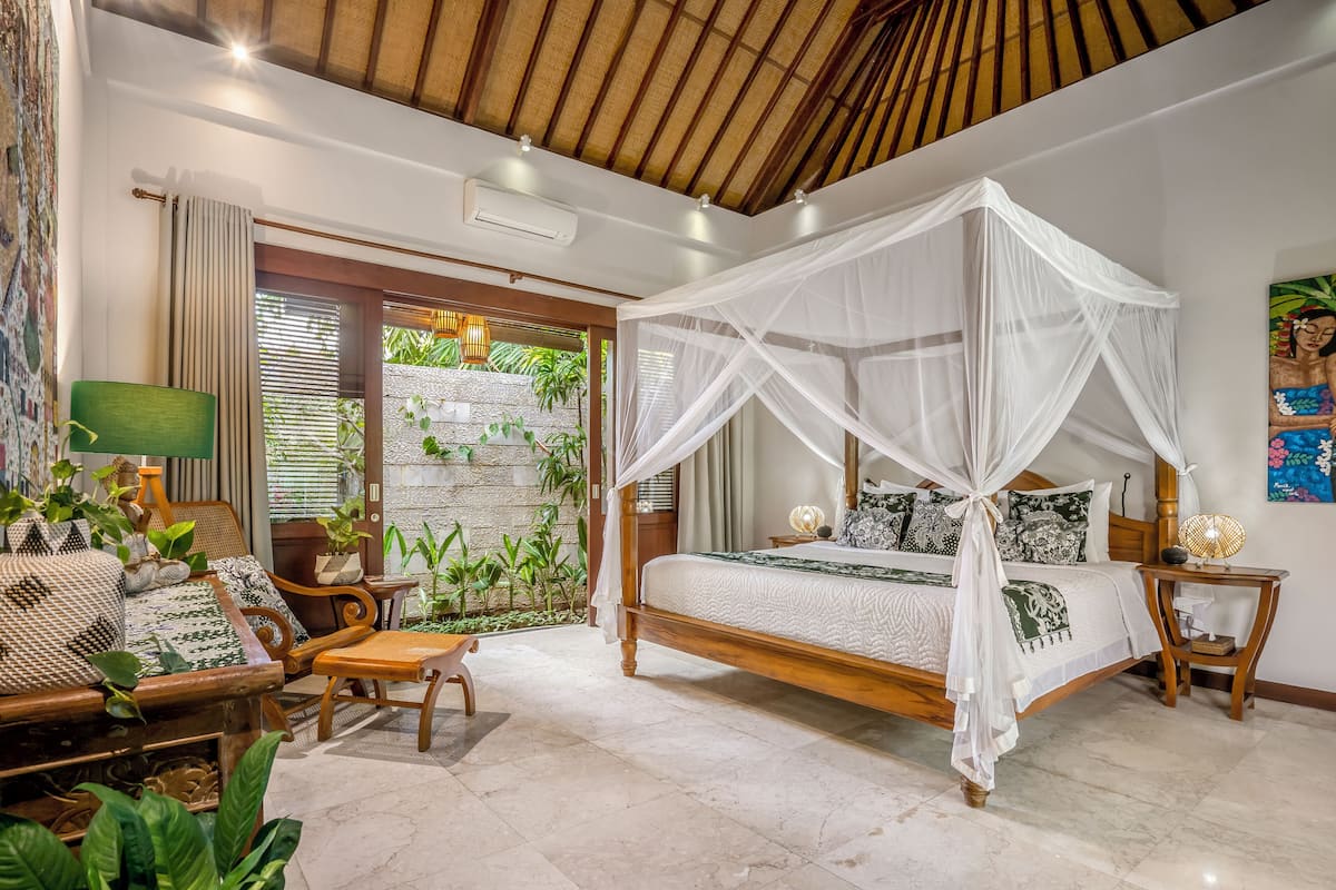 Standaard suite (Garden View) | Lakens van Egyptisch katoen, luxe beddengoed, pillowtop-bedden