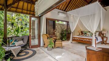 Deluxe Suite | Terrace/patio