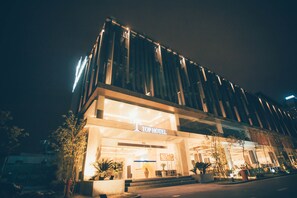 Front of property - evening/night - Top Hotel (Hanoi)