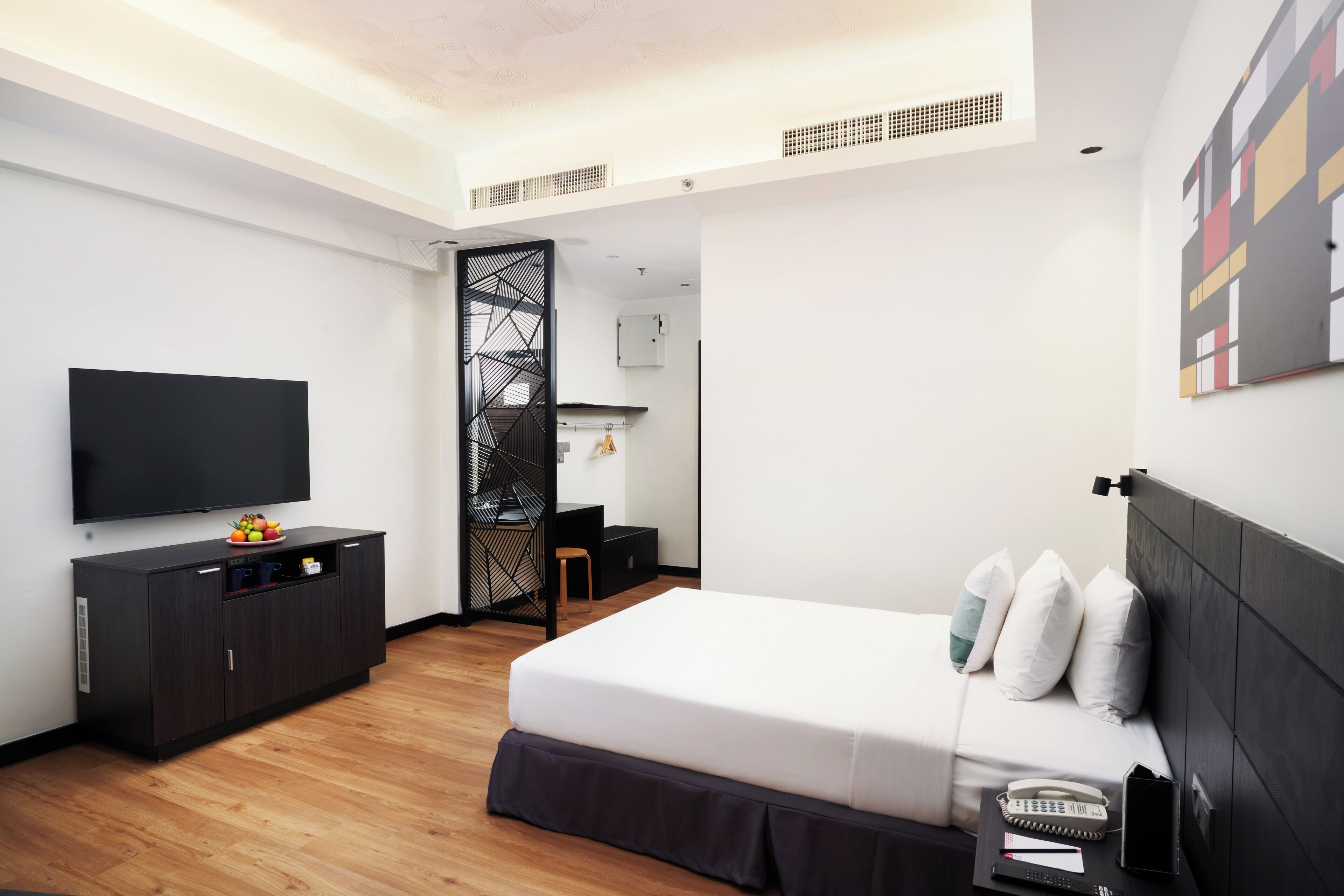 Yhden hengen superior-huone | Ilmaiset minibaarituotteet, tallelokero huoneessa, työpöytä