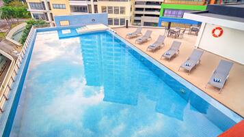 Outdoor pool, pool loungers