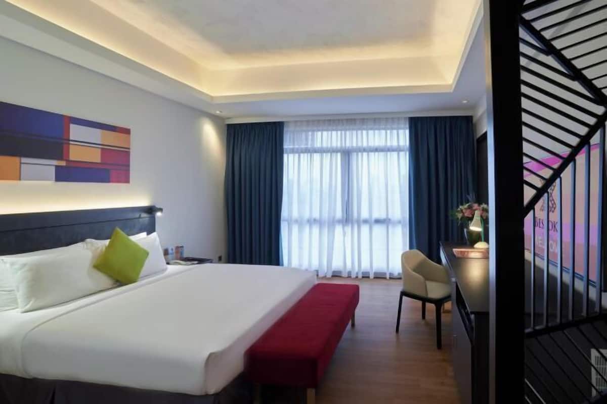 1 quarto, frigobar (abastecido com itens grátis), cofres nos quartos