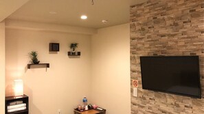 Exclusive Room, 3 Bedrooms, Private Bathroom | Bathroom | Free toiletries, slippers, towels - Hotel Saikoukan (Osaka)