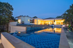 Terrace/patio - Pattaya Sunset Villa 4 Bedroom Sleeps 8 (Pattaya)