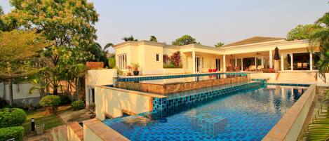 4-Bedroom Villa | 露台/庭院