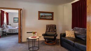Unclassified image, 5 of 21, button - Willowmere (Port Sorell)