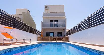INNOUTHOMBEAUTIFUL FAMILY HOUSE WITH SWIMING-POOL, BBQ, WIFI AND AIR-11 SETEMBRE