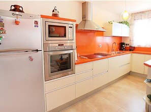Frigorífic, microones, forn i rentaplats 