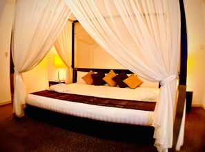[Non Smoking] Suite | Desk, free WiFi, bed sheets - Hotel Francs (Chiba)