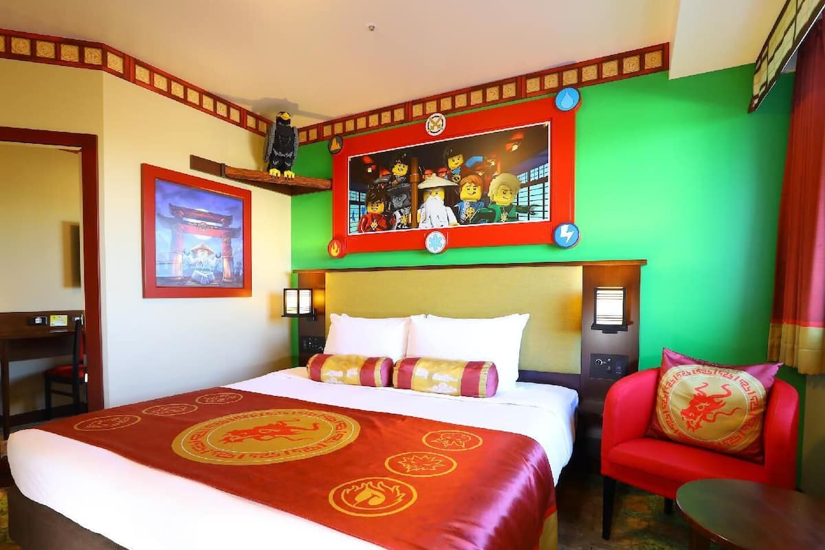 Down duvets, in-room safe, free WiFi, bed sheets