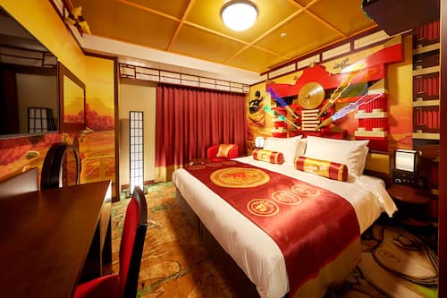 Couette en duvet, coffre-fort, accès au Wi-Fi (inclus), literie fournie