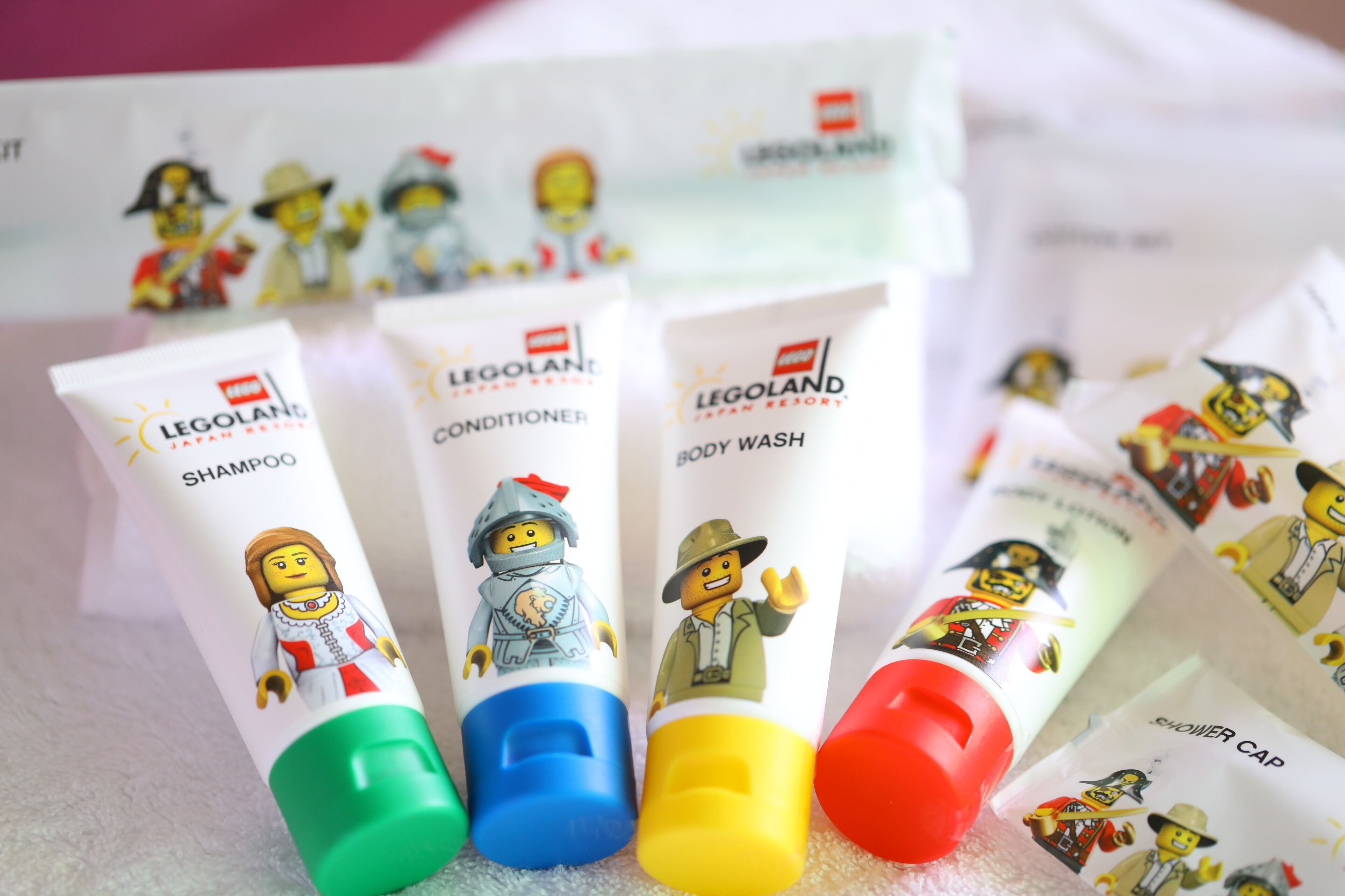 combined shower/bathtub, free toiletries, hair dryer, slippers