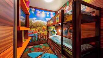 LEGO FRIENDS Suite | Down duvets, in-room safe, free WiFi, bed sheets