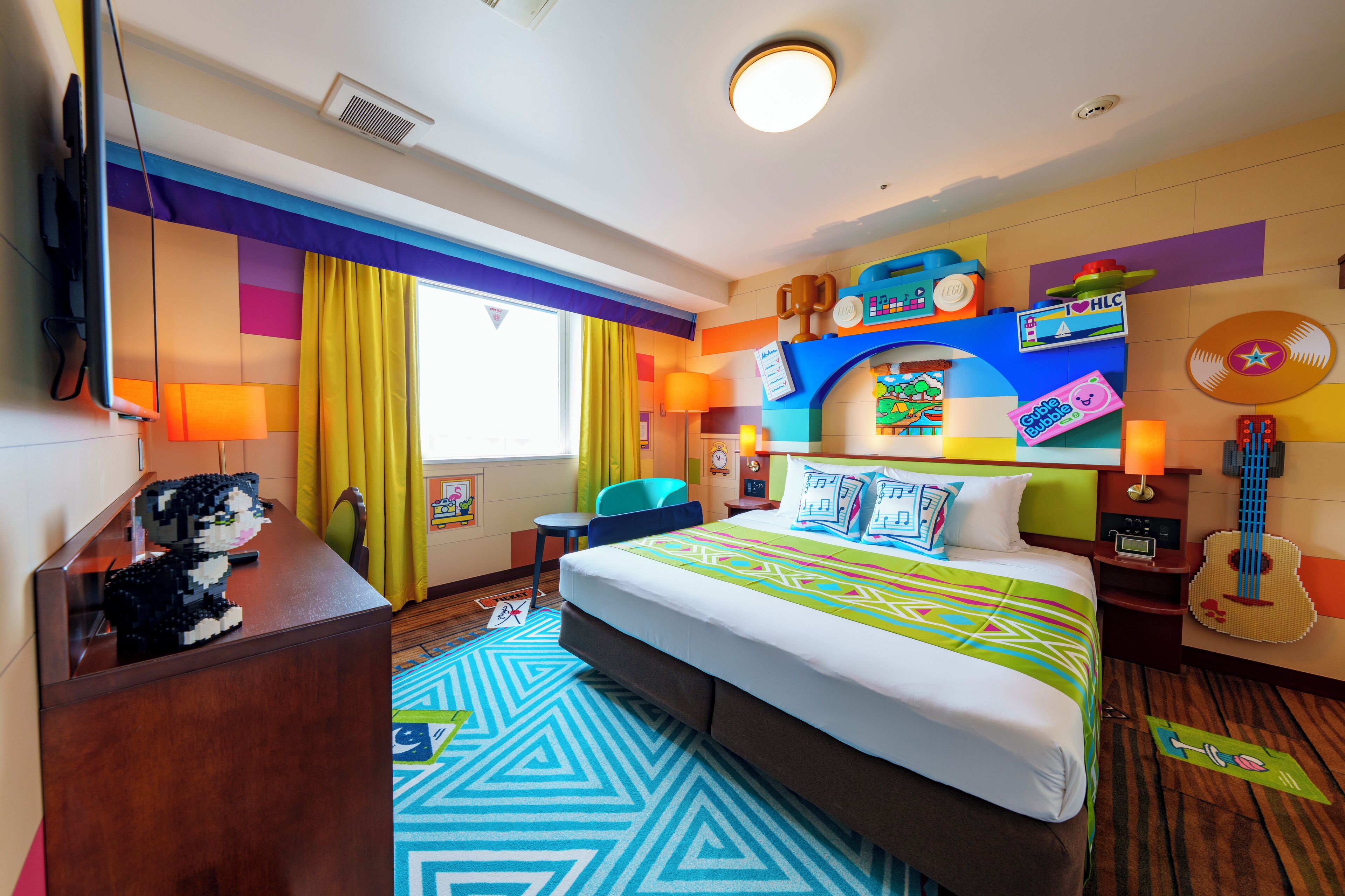 Suite (LEGO FRIENDS) | Donsdekens, een kluis op de kamer, gratis wifi, beddengoed