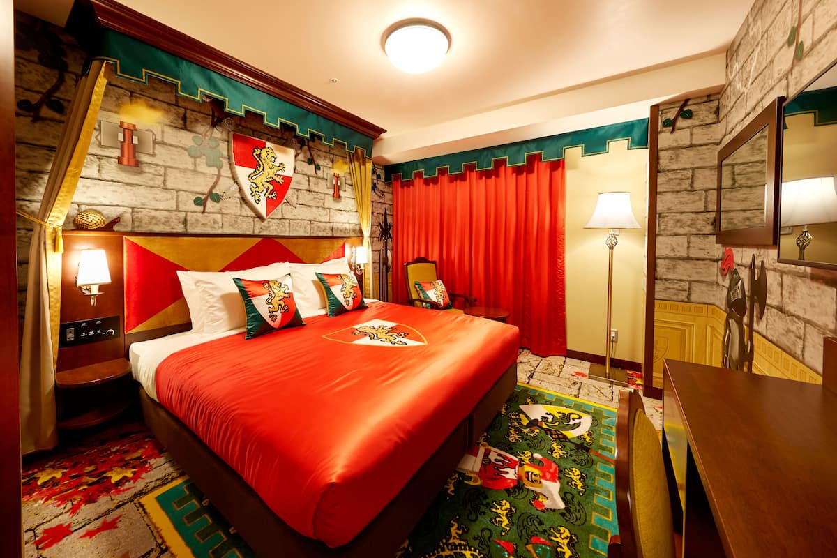 Down duvets, in-room safe, free WiFi, bed sheets