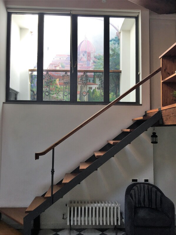 المنشأة من الداخل