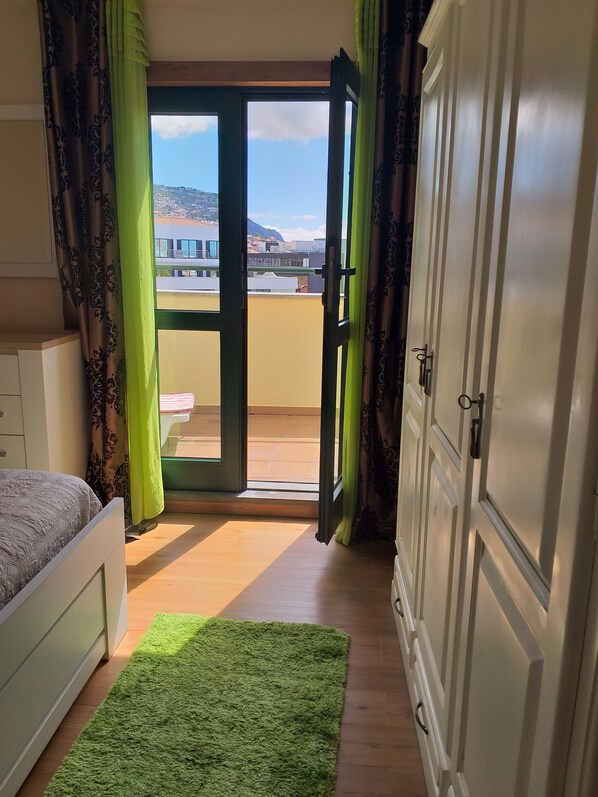 1 chambre, fer et planche à repasser, Wi-Fi, draps fournis