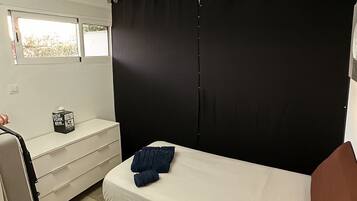 6 bedrooms, iron/ironing board, travel cot, WiFi