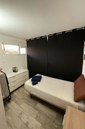 6 bedrooms, iron/ironing board, travel cot, WiFi