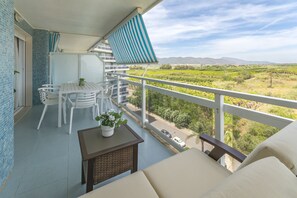 Outdoor dining - Panoramic Sea Views. Family Getaway To The Beach! (Playa de Gandía)