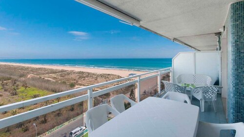 Panoramic Sea Views. Family Getaway To The Beach!