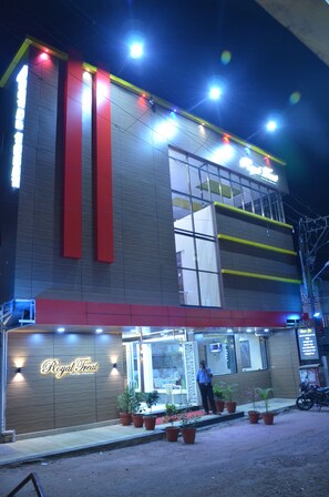 Front of property – evening/night - Hotel Royal Treat Kolahpur (Kolhapur)
