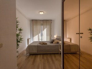 3 bedrooms, iron/ironing board, Internet, bed sheets